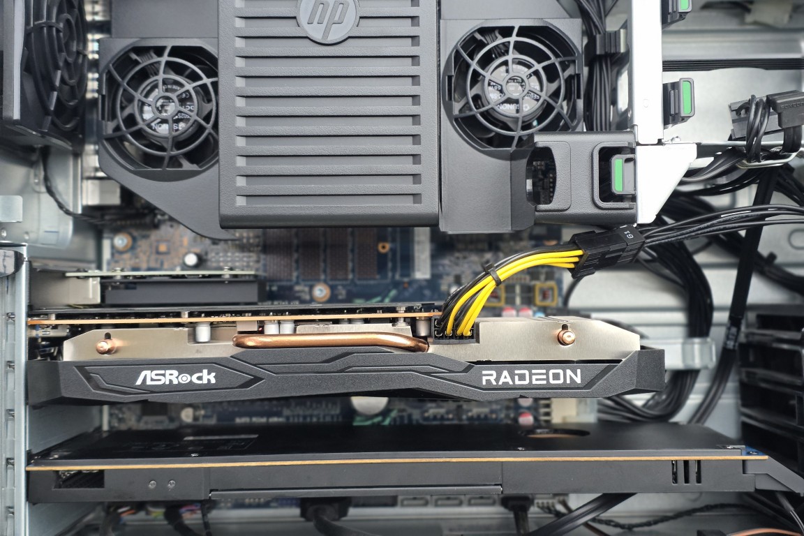 PCIe component spacing with RX 6600 XT and Z Turbo adapter